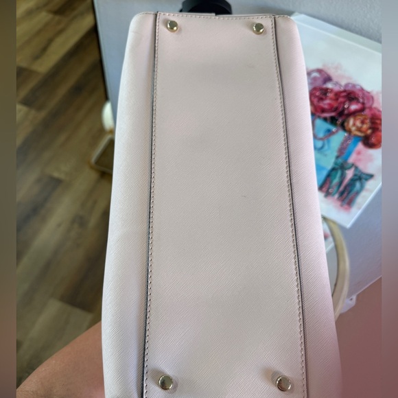 EUC Kate Spade Tote with Detachable Strap - Picture 5 of 9
